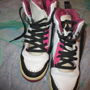 Jordan flight girls sneakers sz 6 Y in good shape